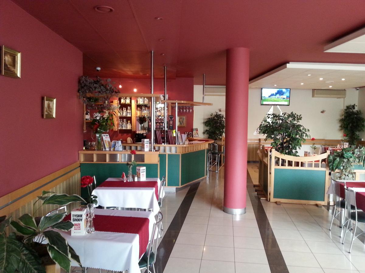 Max Na Terenie Stacji Mol Hotel Radzymin Bagian luar foto