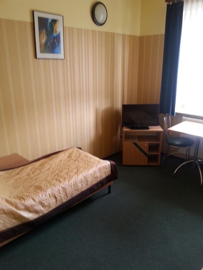 Max Na Terenie Stacji Mol Hotel Radzymin Bagian luar foto