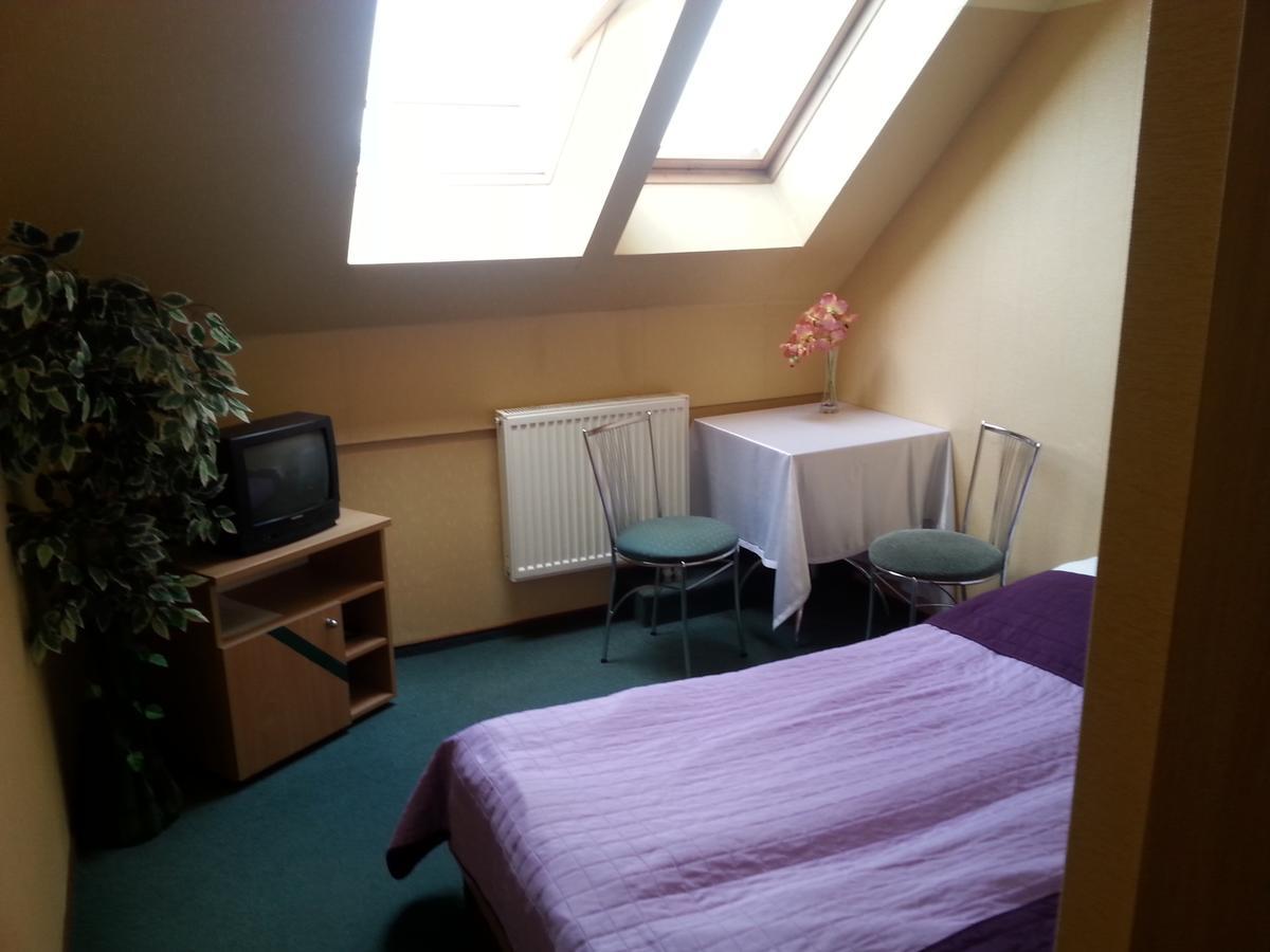 Max Na Terenie Stacji Mol Hotel Radzymin Bagian luar foto