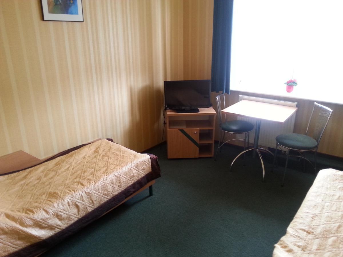 Max Na Terenie Stacji Mol Hotel Radzymin Bagian luar foto
